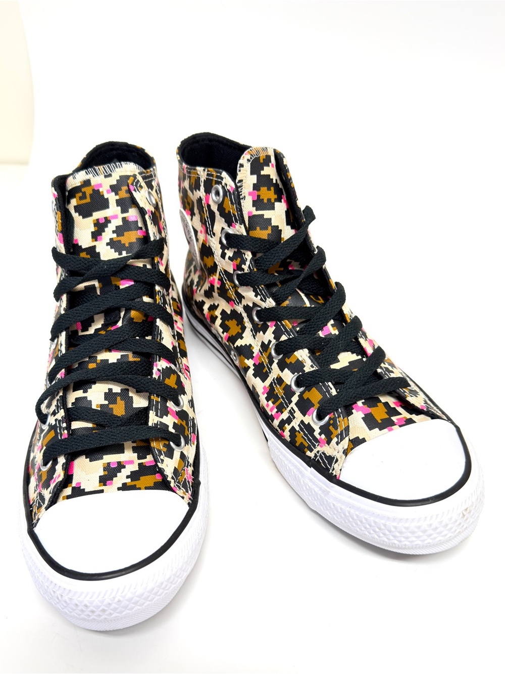 Converse Chuck Taylor All Star High 8-Bit Leopard Print Kids 6/Womens 8-Fits 8.5